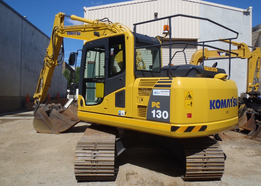 KR 21 KOMATSU PC 130-8 2