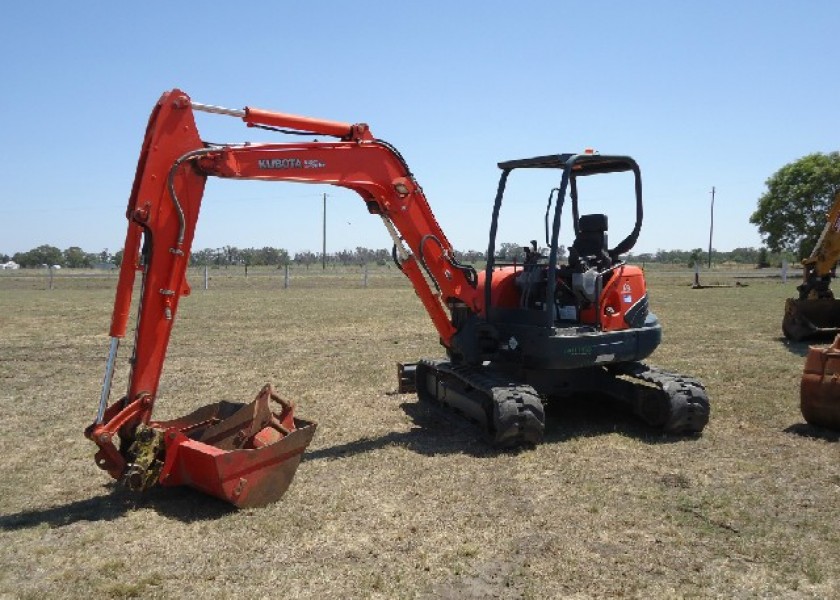 KUBOTA 5T EXCAVATOR 1