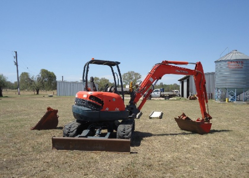 KUBOTA 5T EXCAVATOR 2