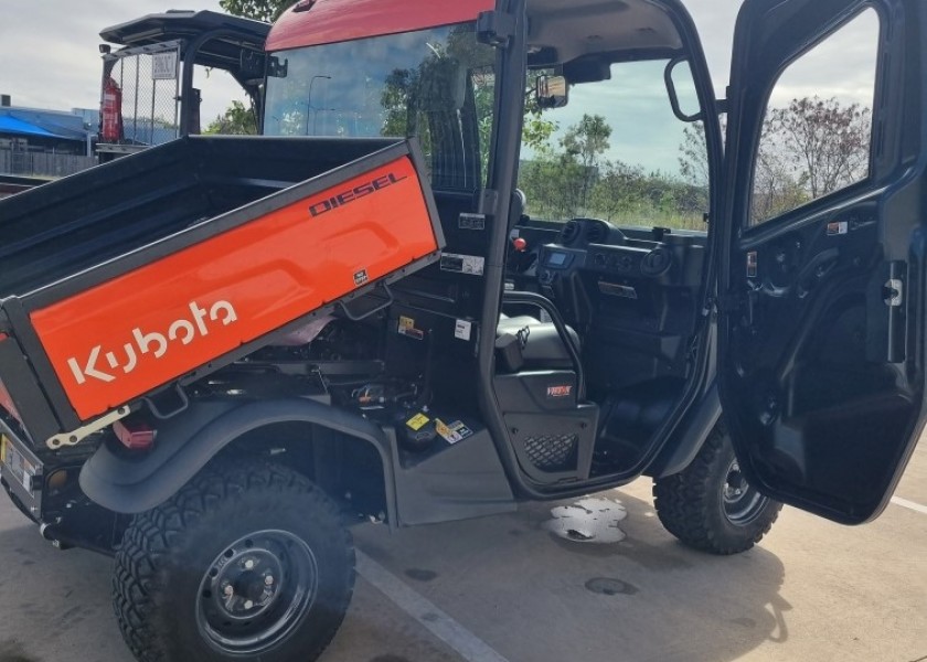 Kubota RTV w/aircon unit 2