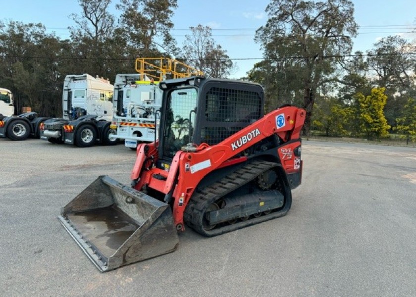 Kubota SLV75-2 1