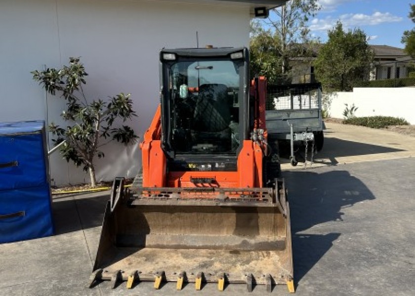 Kubota Svl75 Tracked Skid Steer Loader 1