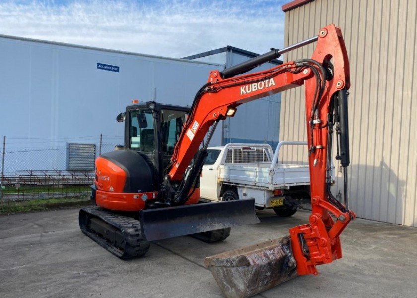 KUBOTA U55 (5.5T) 1
