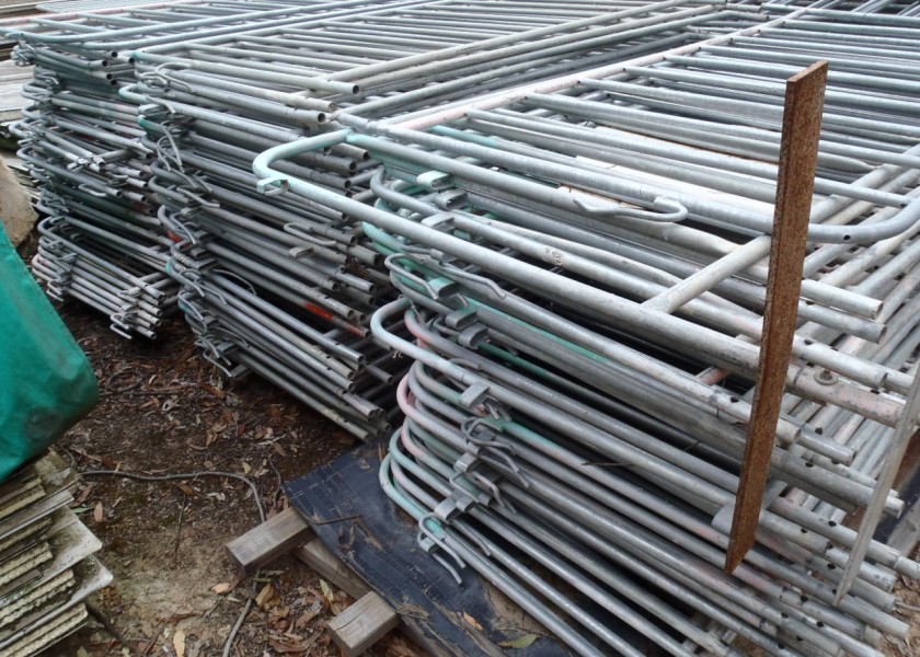 Large Lot Crowd Control Barriers. 160 separate barriers 3