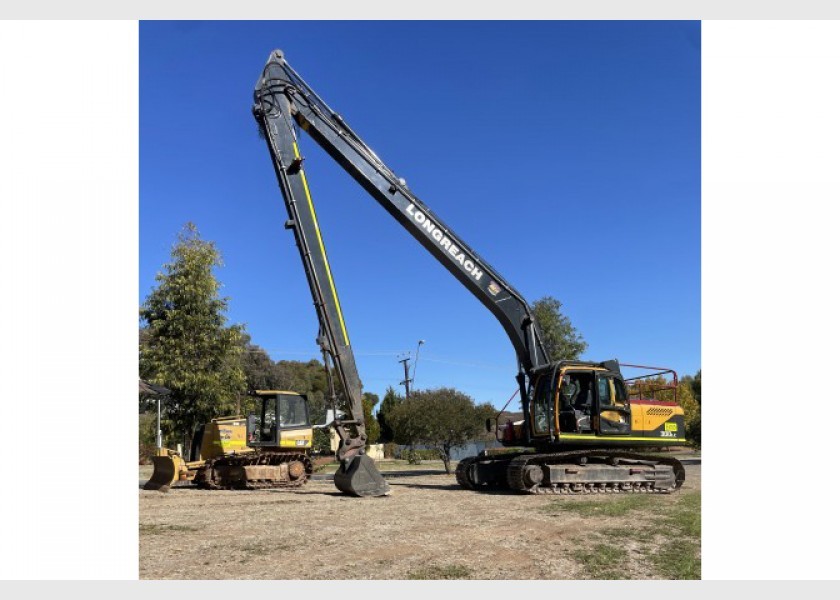 30T Hyundai R300LC Long Reach Excavator 1