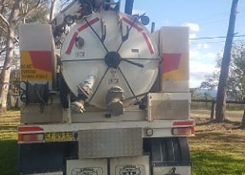 Mack Midlum Vacuum Truck 8
