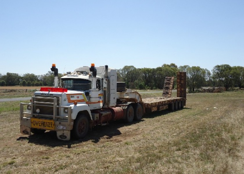 Mack Superliner Low Loader 1