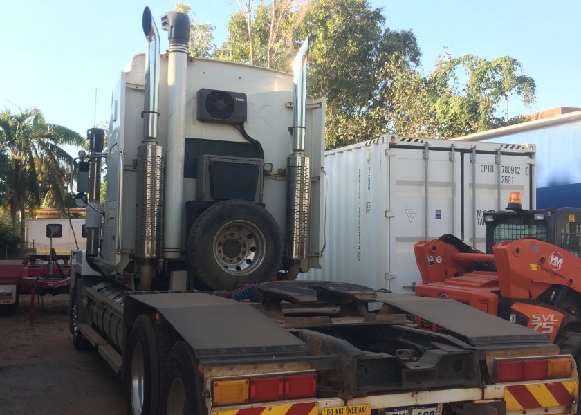 Mack Titan Prime Mover 1