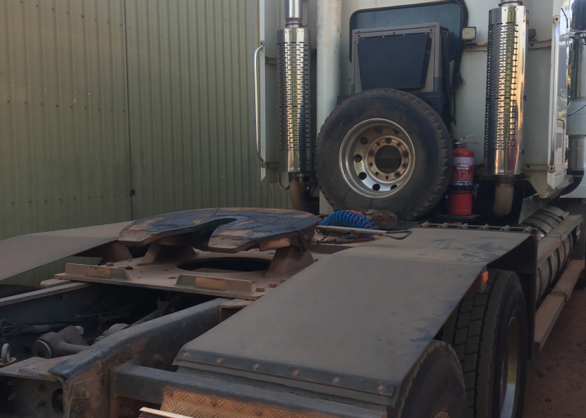 Mack Titan Prime Mover 8