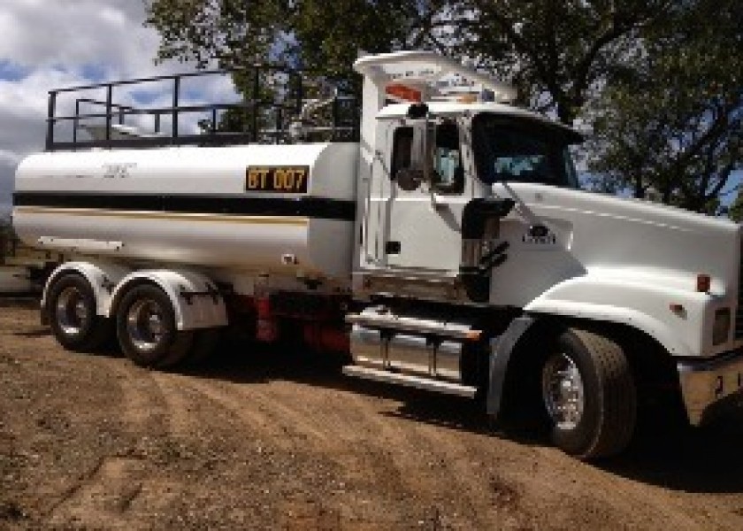 Mack Trident Water Truck 1