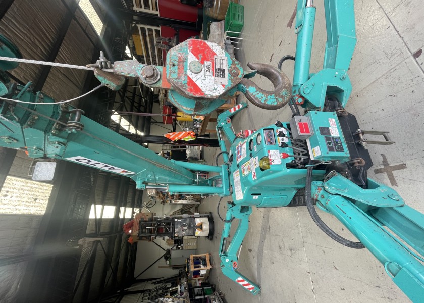 Maeda 285c mini crane 2