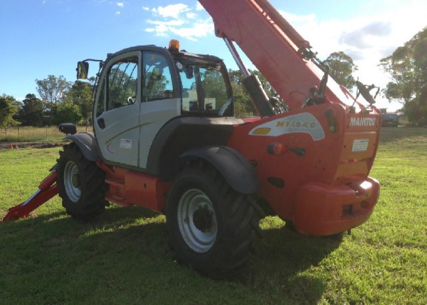 Manitou 1840 telehandler for hire 2
