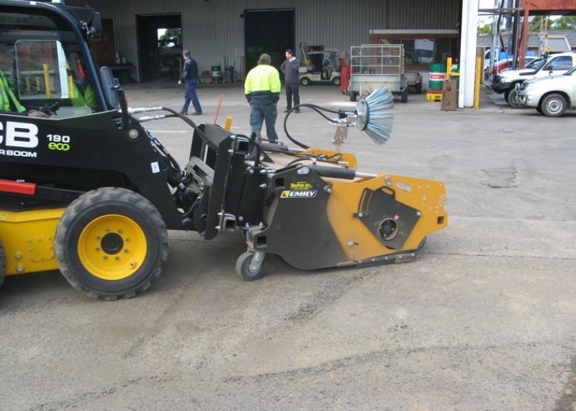Masterclean Bucket Broom 2