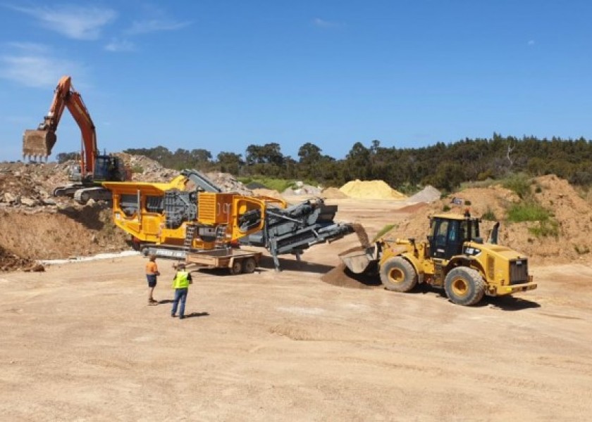 Mobile Impact Crushers with On-Board Screen 3