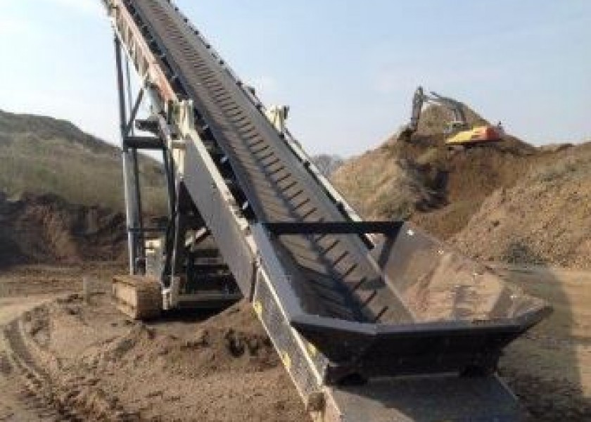 MC-105-30T Tracked Conveyor 1
