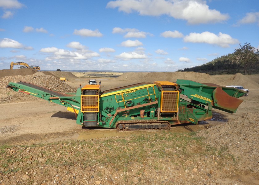 MCCloskey R155 Screen 1