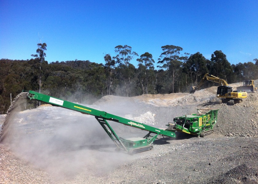 McCloskey stacker conveyor 1