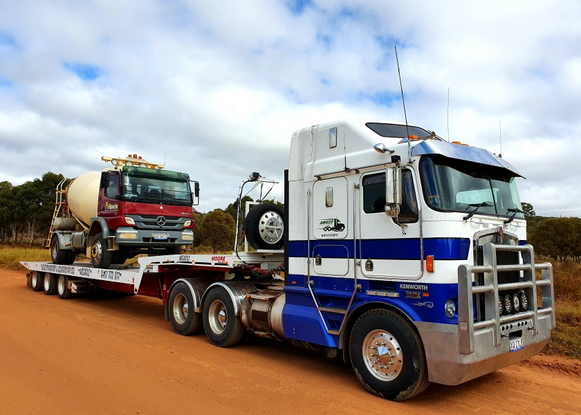 MEGATILT SEMI TRAILER 7