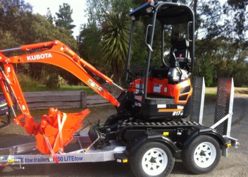 Mini 1.7t  Excavator Hire  1