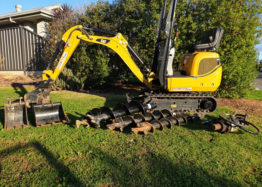 MINI EXCAVATOR 1