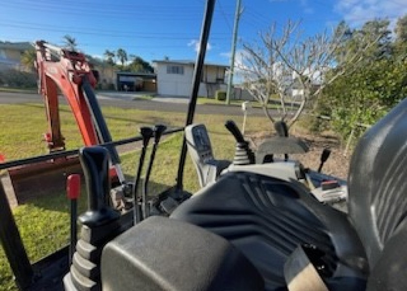 1.7t Kubota KX018 Mini Excavator 3