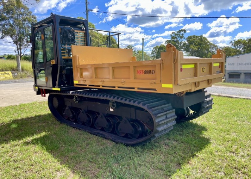 MST800VD Tracked Dumper 7