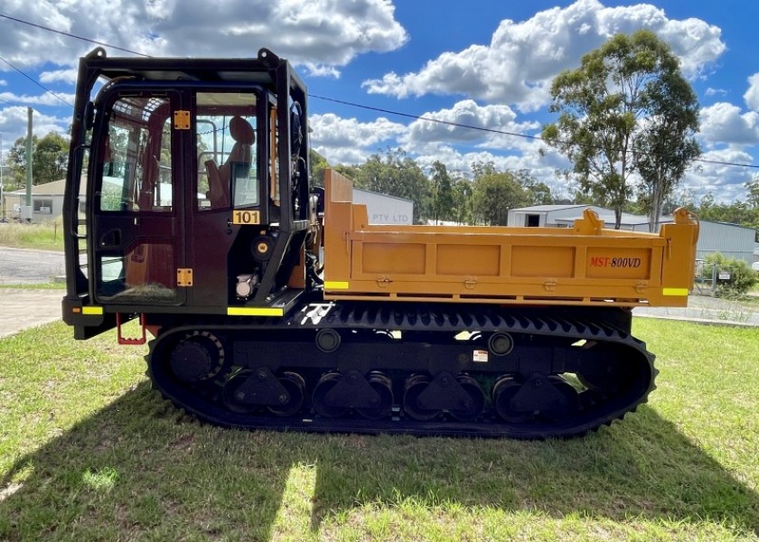 MST800VD Tracked Dumper 8