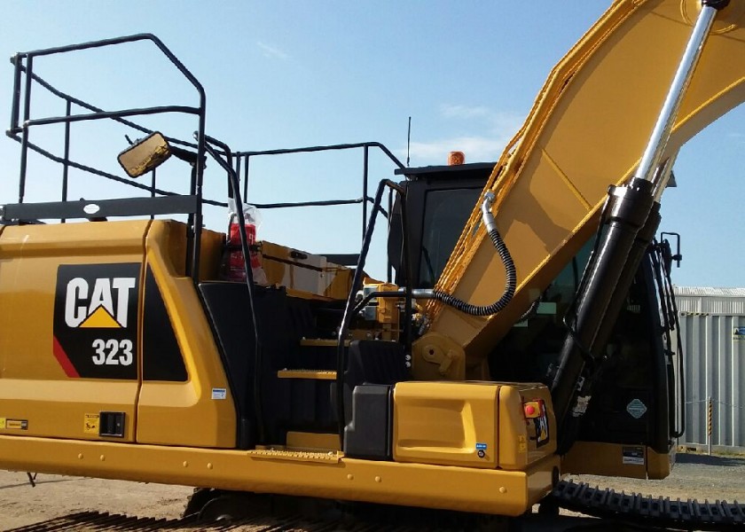 NEW 20T CAT 323 Next-Gen Excavator 3