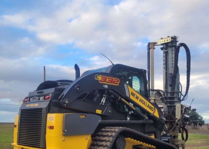 86HP New Holland C332 Posi-track 2