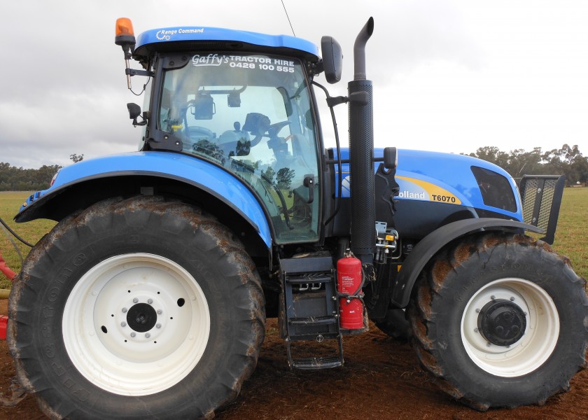 New Holland T6070 2