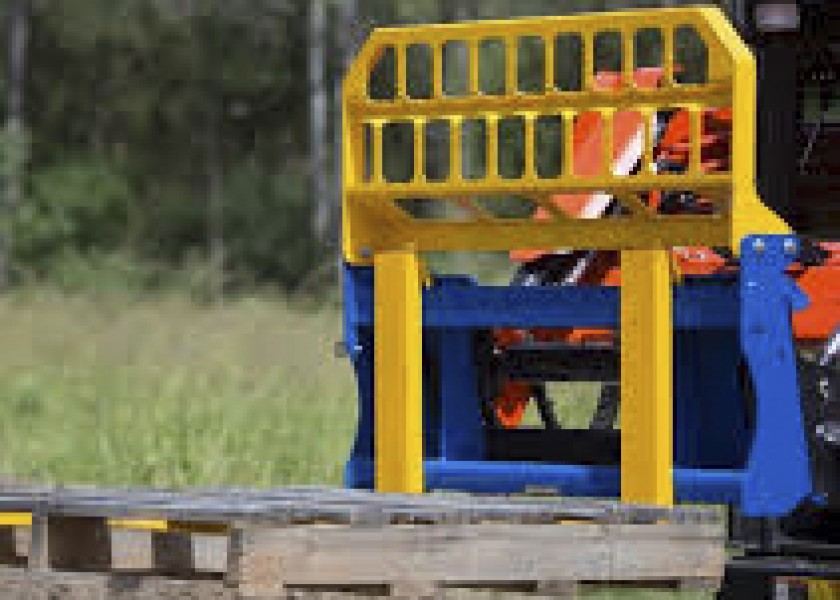 Pallet Forks - Skidsteers 3