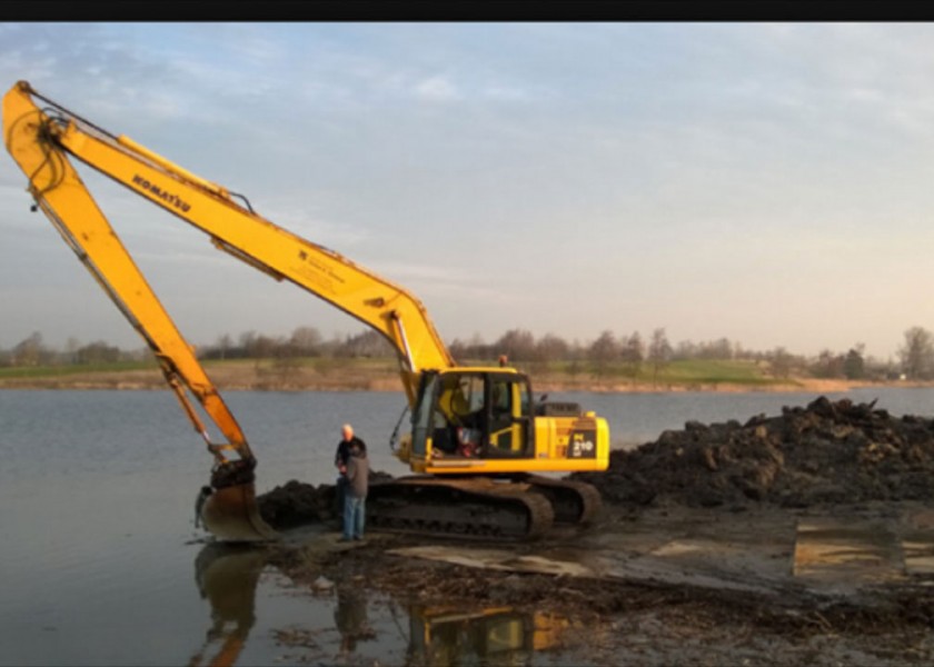 PC200 long reach Excavator with grab 2