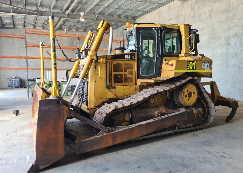 Plant Hire - Artic Dump Trucks, Excavators & Dozers 7