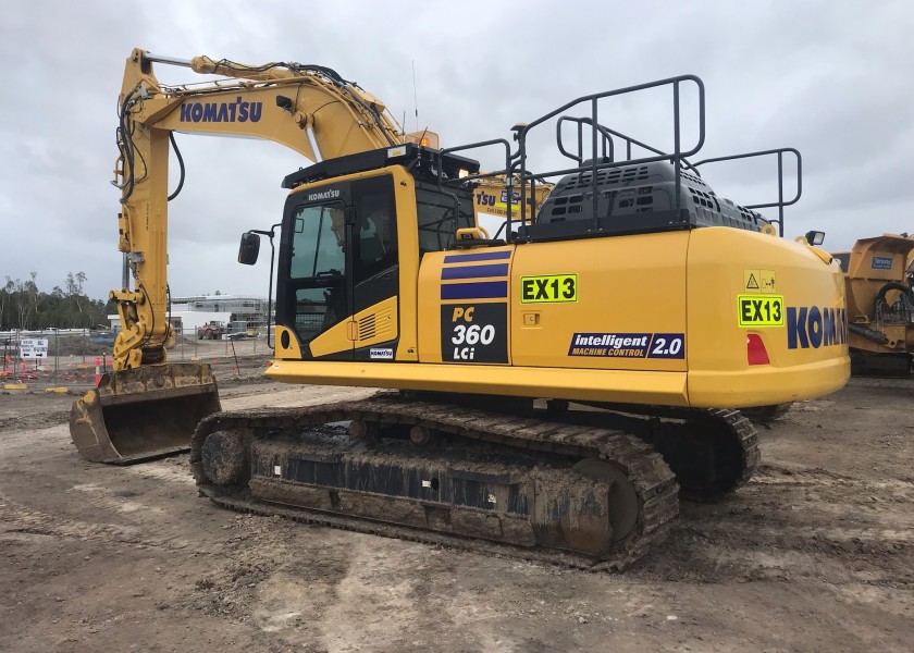 Plant Hire - Artic Dump Trucks, Excavators & Dozers 4