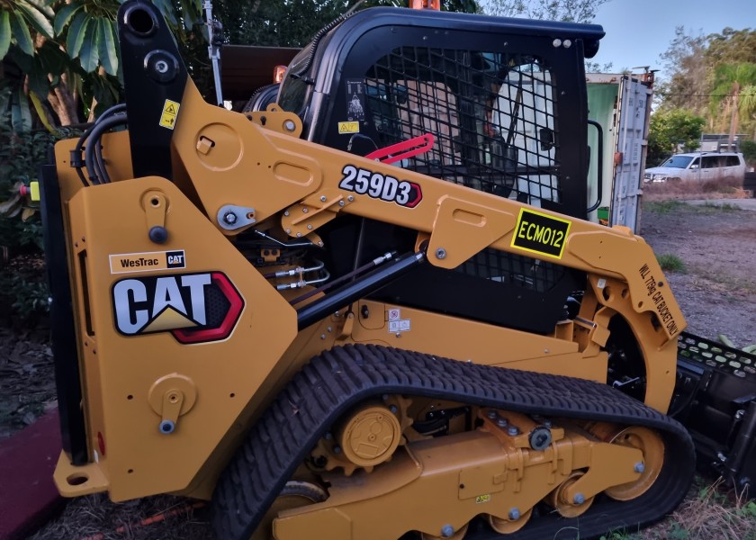 Cat 259D3 Posi Track 1