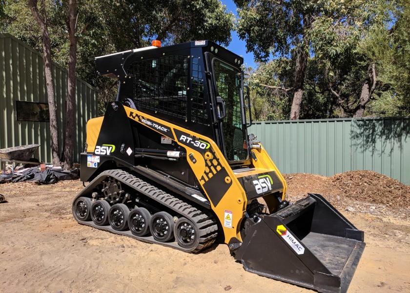 Posi Track RT30 Skidsteer 1