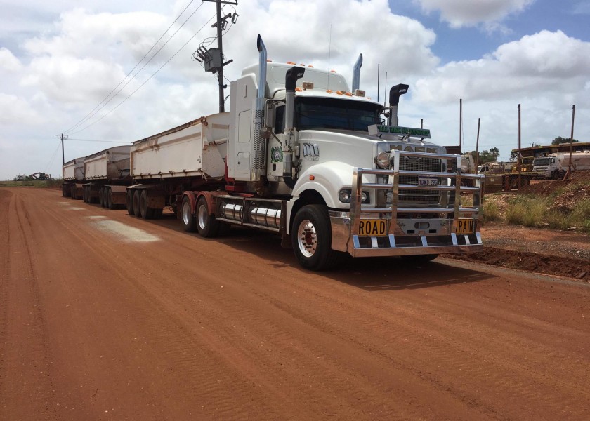 Prime Mover & Side Tippers 1