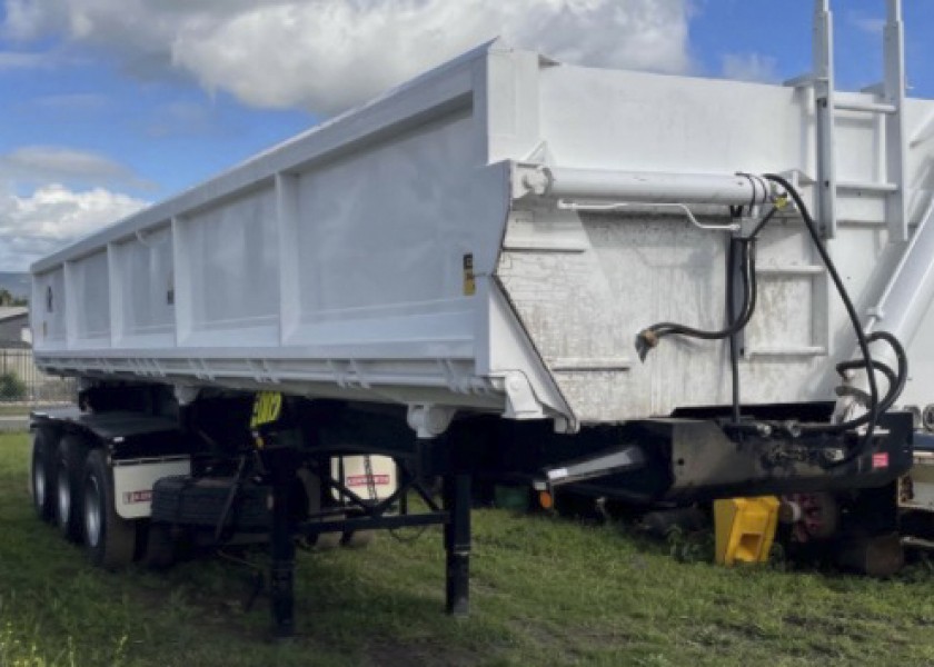 Road Train Side Tippers 3