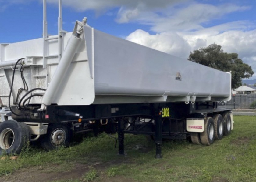 Road Train Side Tippers 4