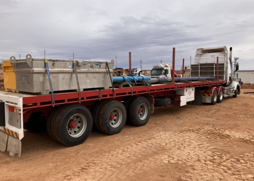 Flat Top & Drop Deck Road Trains 6