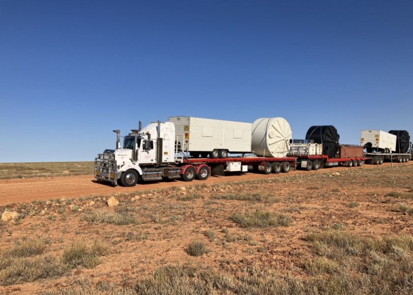 Flat Top & Drop Deck Road Trains 7