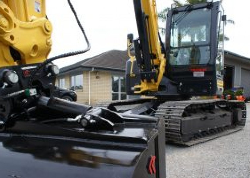 ROBUR 8T Tilt bucket 3