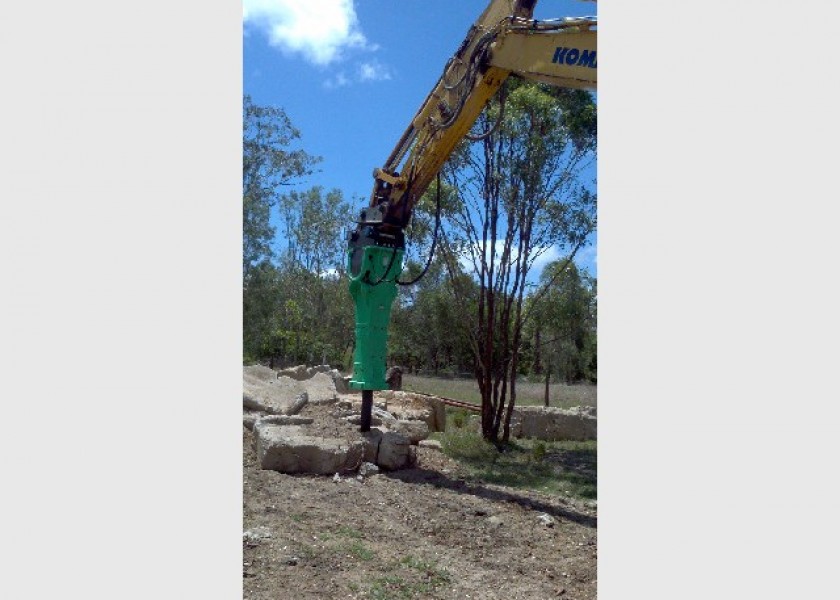 ROCK BREAKER HIRE QLD 3