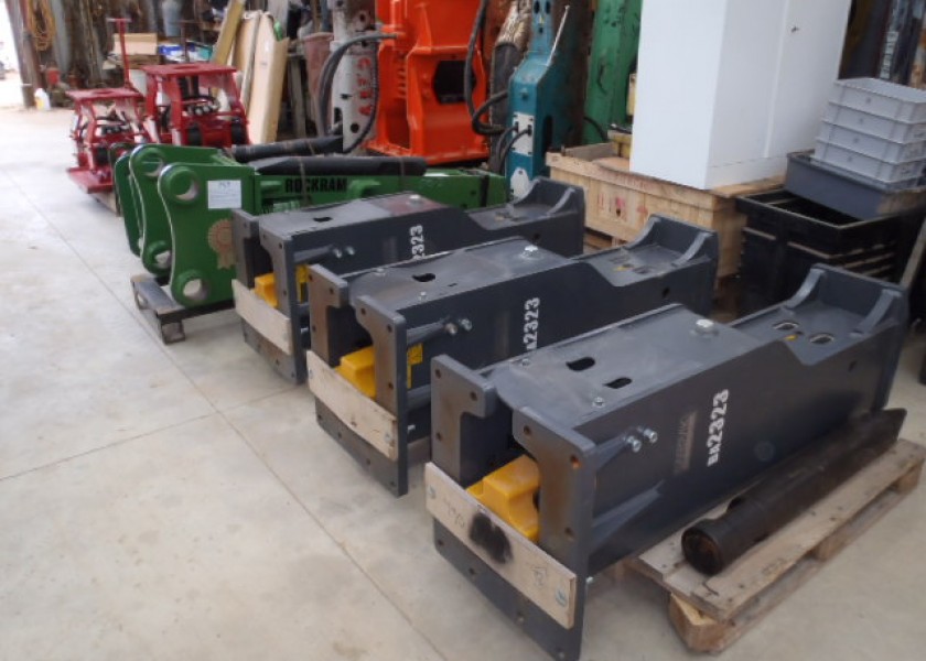 Rock Breakers Hydraulic Hammers For Hire or Sale 3