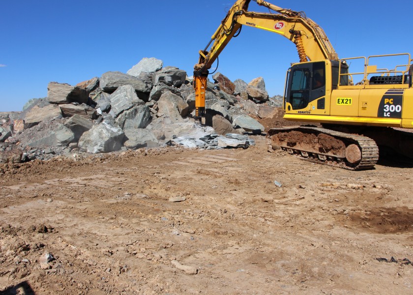 Rockbreakers to suit machines weighing 2 - 90 tonne 1
