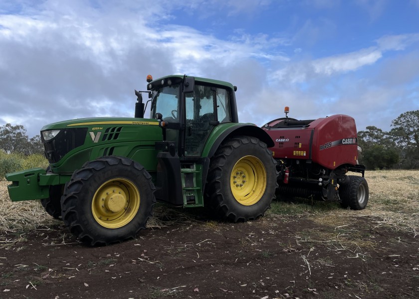 Round baler 1