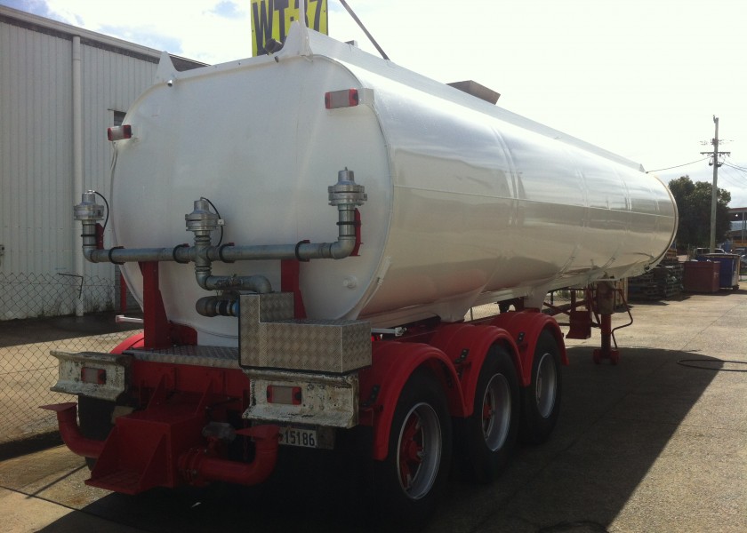 SEMI WATER TANKER 1