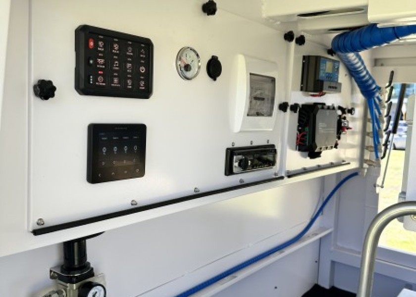 Service Trailer 12