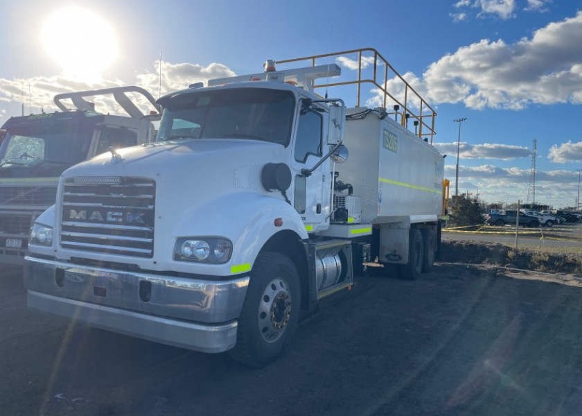 Service truck - mine spec 5