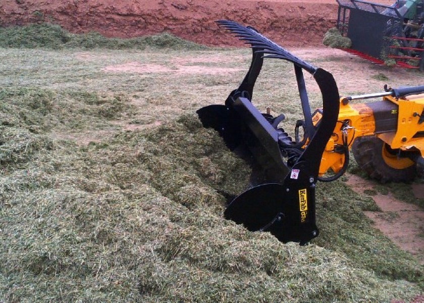 Silage Shark Bucket Grapple 1